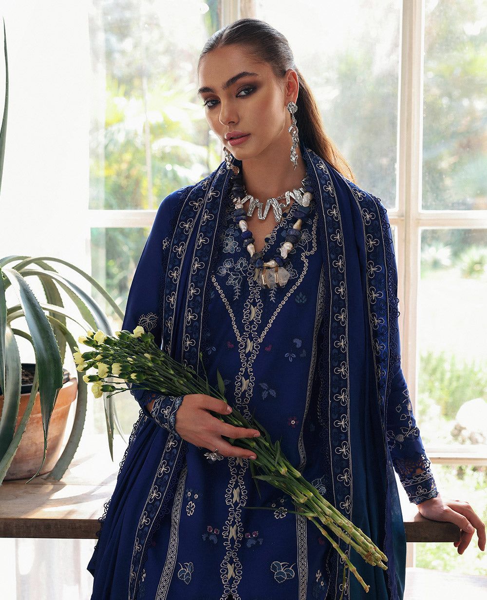 REPUBLIC WOMENS WEAR M-142